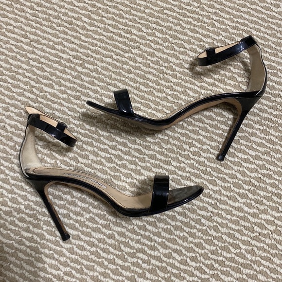 MANOLO BLAHNIK Chaos Ankle Cuff Sandal/ Black Patent size 39 - Picture 2 of 13